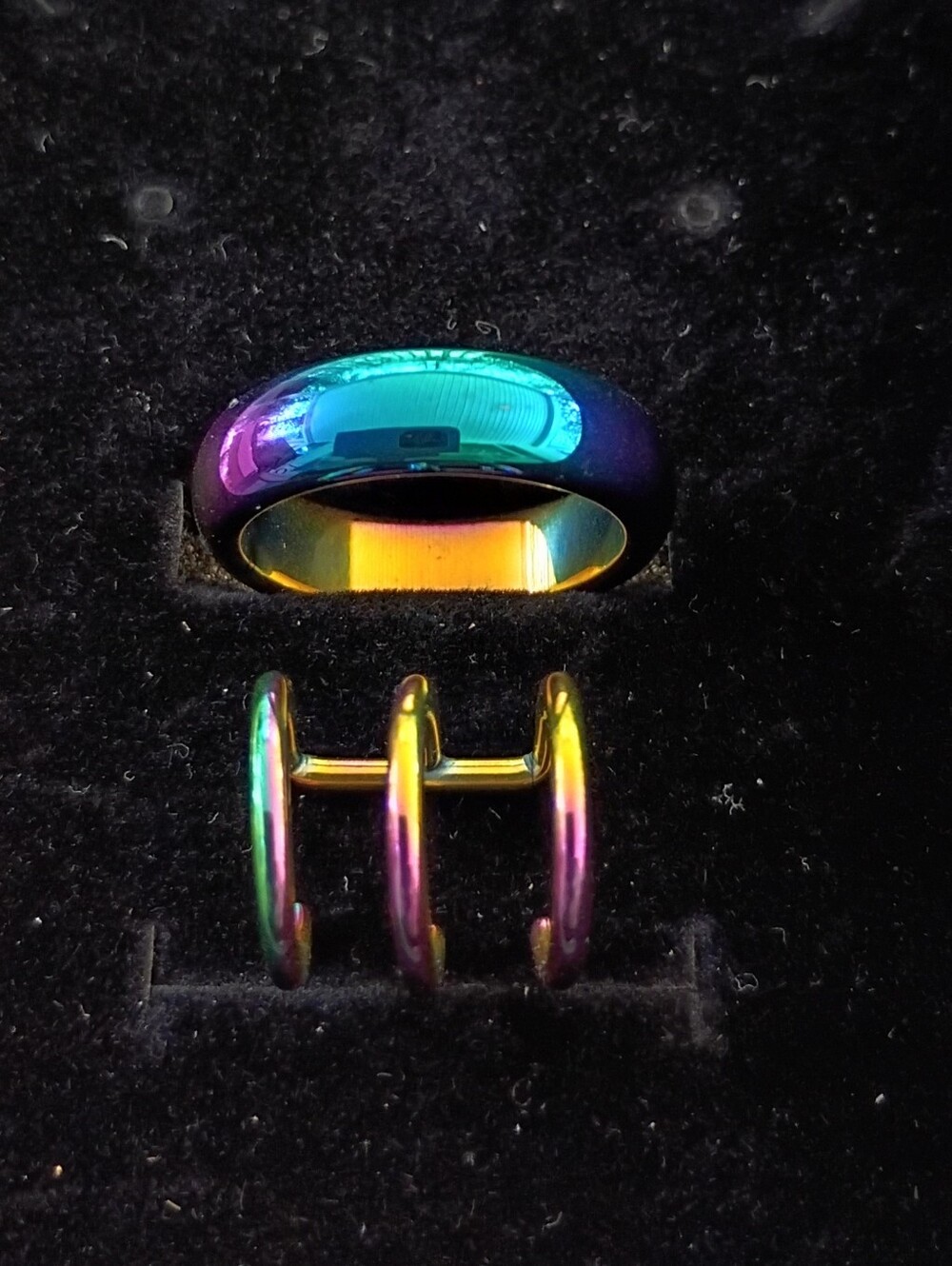 Iridescent Rainbow Titanium Ear Cuff and Dome Band Ring sz 8 Excellent Cond Nice